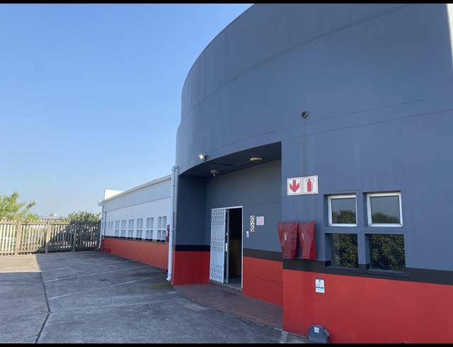 3,563M² FACTORY TO LET IN WESTMEAD
